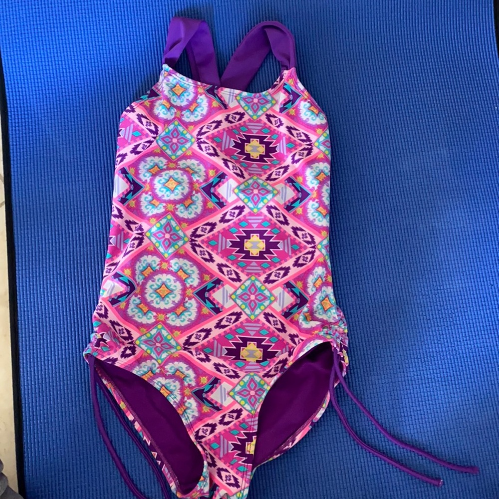 Girls swim wear